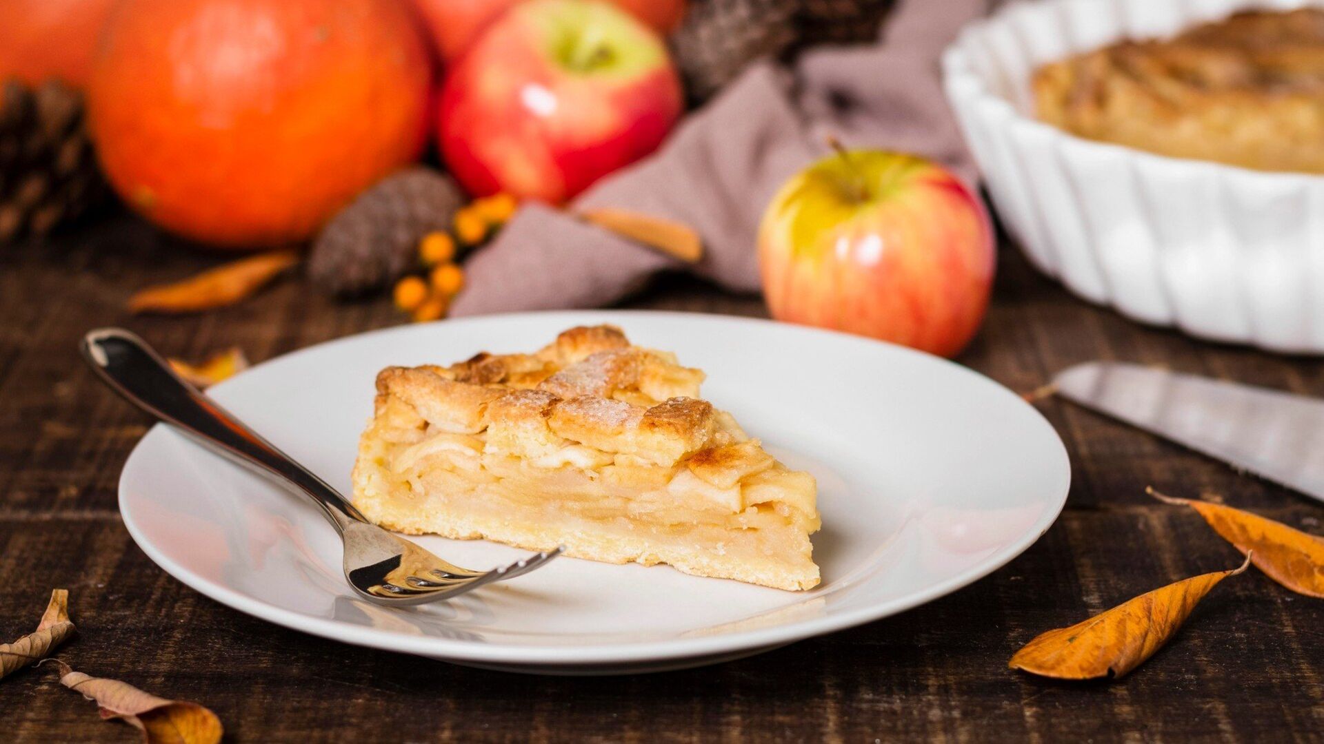 Осенний пирог. Яблочный пирог с корицей. Осень яблочный пирог. Осенний пирог с яблоками. Пирог с яблоками и тыква рецепт
