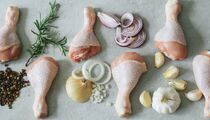 Гости не заметят подвоха: съедят блюдо из куриных костей за милую душу и добавки попросят