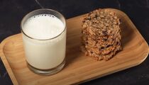 Вкуснее, чем у бабушки: сделайте невероятно простое и аппетитное домашнее печенье из двух ингредиентов