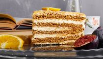 Этот крем сделает медовик неповторимым: даже в ресторане его так вкусно не готовят