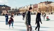 Трдельники, голландские стропвафли с карамелью в уличном киоске, открытие катка — все это в Новой Голландии!