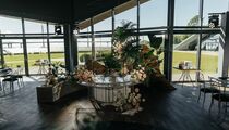 Зелёный павильон в Royal Beach