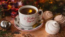 Известный травник поделился рецептами лучших согревающих чаев для зимы 