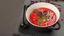 Проще и вкуснее не придумать: холодный суп из летнего ингредиента станет главным блюдом уходящего сезона