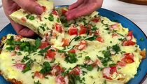 Из обрезков лаваша получится шикарная закуска: вкуснее пирогов и пицц
