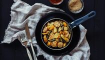 Жареная картошка станет еще вкуснее: киньте на сковороду вот что