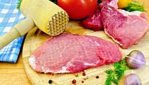 Никакого шума и брызг во все стороны: вот как мудрые хозяйки отбивают мясо