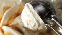 Подружки будут в восторге: вкуснейшее домашнее мороженое с «секретиком» за 5 минут