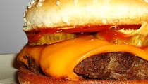 «Вкусно – и точка» повышает цены: как приготовить чизбургер в домашних условиях и не тратить много денег