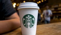 Starbucks запретил просмотр порно в кофейнях