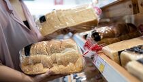 Грамотные хозяйки хранят хлеб хитрым способом: продукт останется свежим даже через неделю