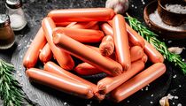 Не спешите отдавать коту невкусные сосиски: из них выйдет отменный гуляш