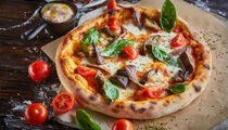 Сезон неаполитанской пиццы в «Рукколе» 