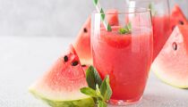Дети будут пить без остановки: как сделать вкуснейший арбузно-лимонный фреш за 5 минут