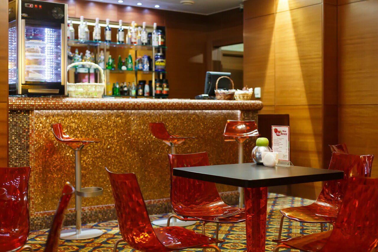 Wino bar ресторан москва. 2гис бары. Pain bar омск меню. 2гис бары. Бар волковская пивоварня курская.