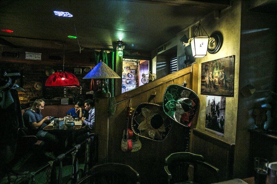Kafe Bar Cherdak Po Adresu Ligovskij Pr 17 Zabronirovat Stolik