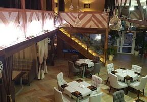 при гостинице 