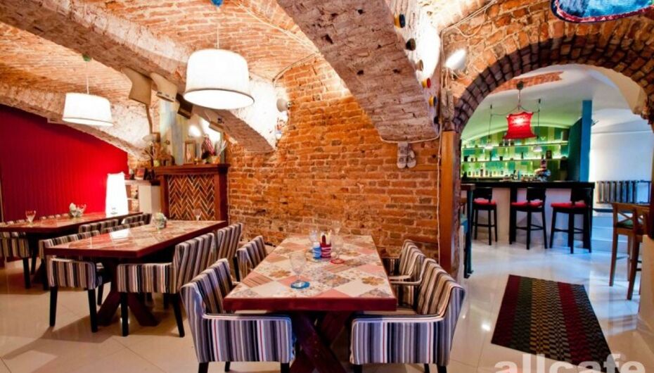 Бар-ресторан Valenki & Varezhka / Валенки и Варежка