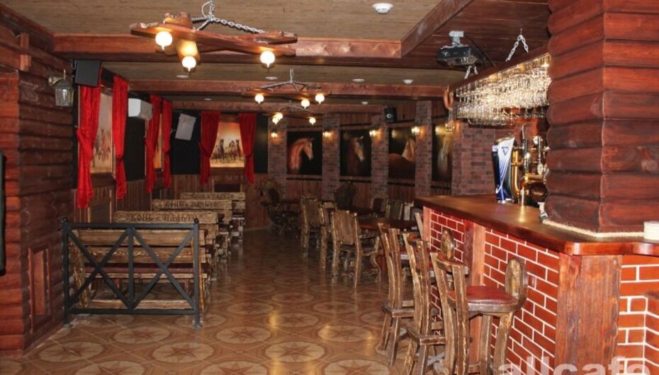 Кафе Конь в пальто