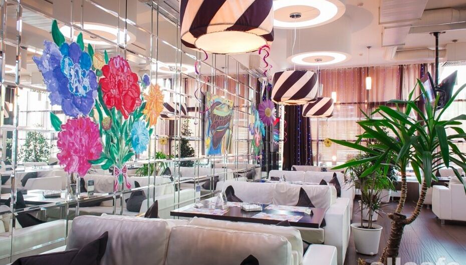 Ресторан Sasha's bar в Озерках / Саша'с бар