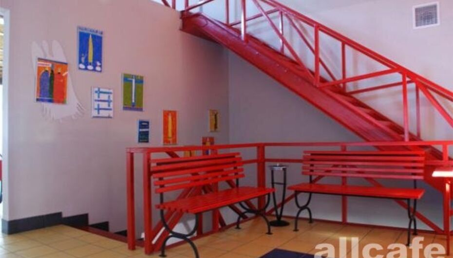 Ресторан Маяковский. Желтая кофта