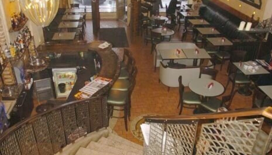 Кафе Скромное обаяние буржуазии