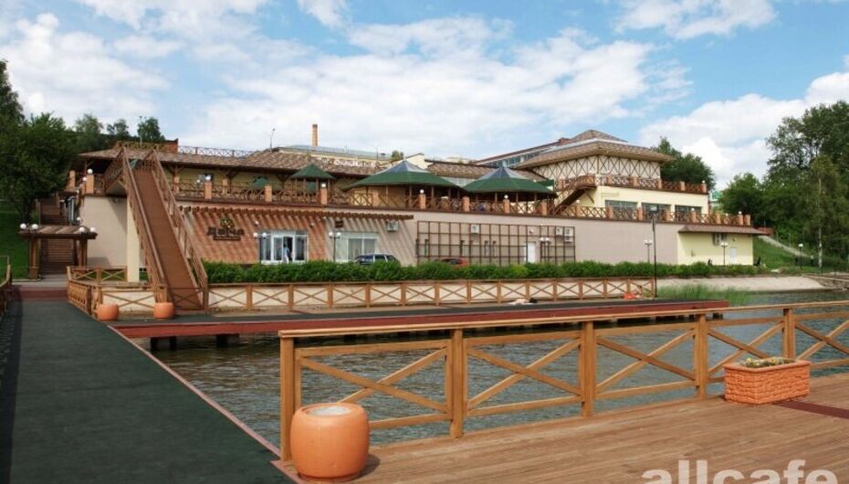 Кафе-клуб Дача