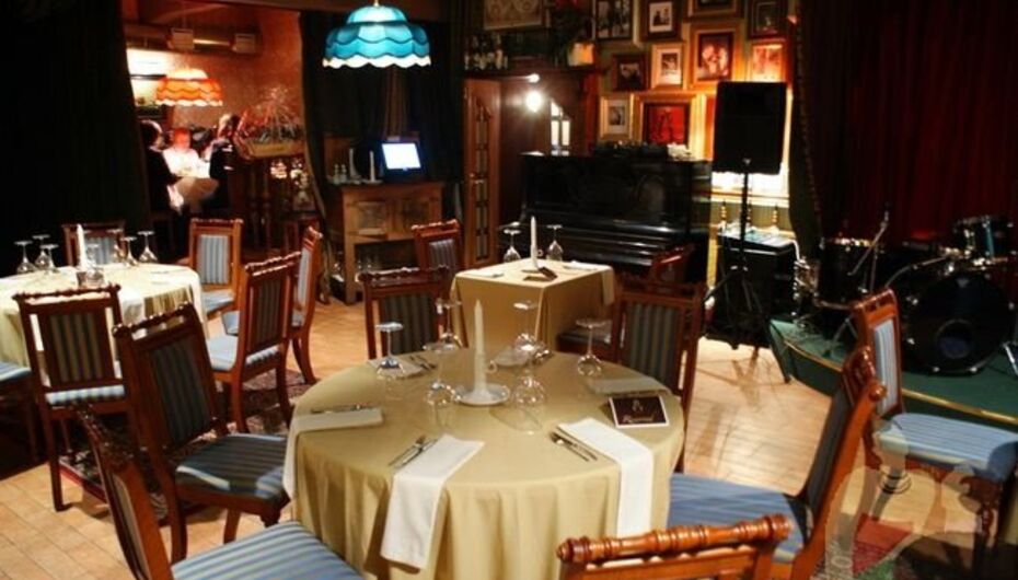 Ресторан 48 стульев