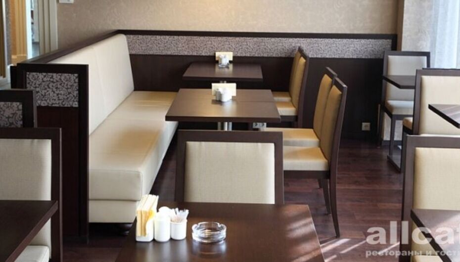 Кафе Mascotte Cafe