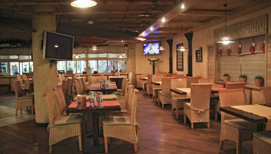 При гостинице A-la Фиджи