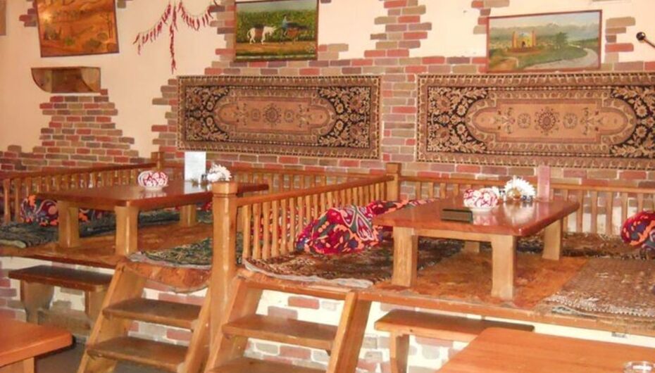 Кафе Восточная кухня на горке