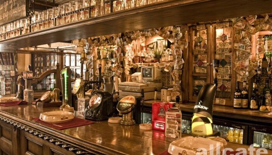 Паб Molli Gwynn's