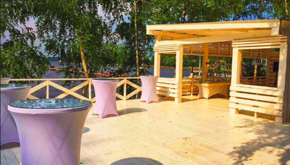 Ресторан PELICAN YACHT CLUB