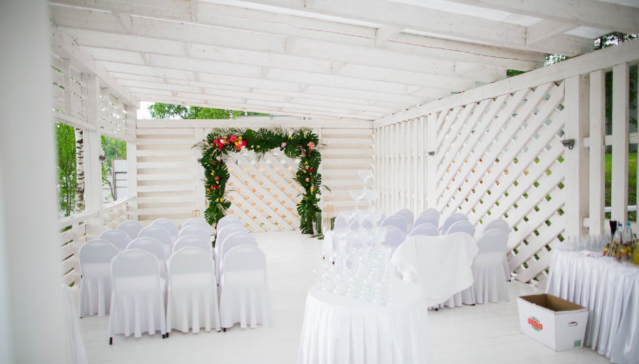 Ресторан PELICAN YACHT CLUB