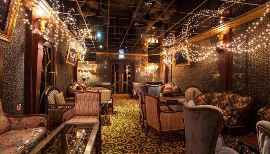 Караоке-бар Who Is Who