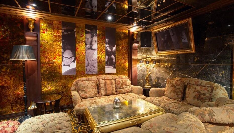 Караоке-бар Who Is Who