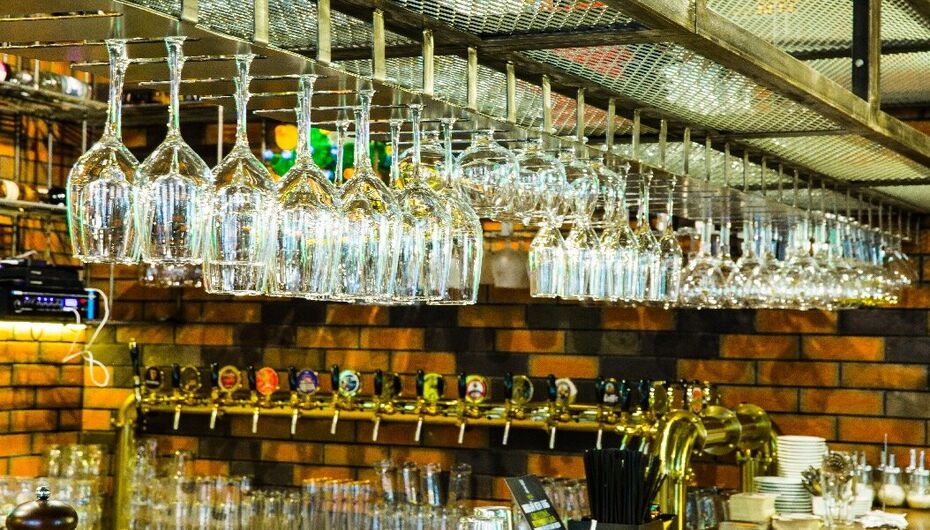 Бар Изи Паб