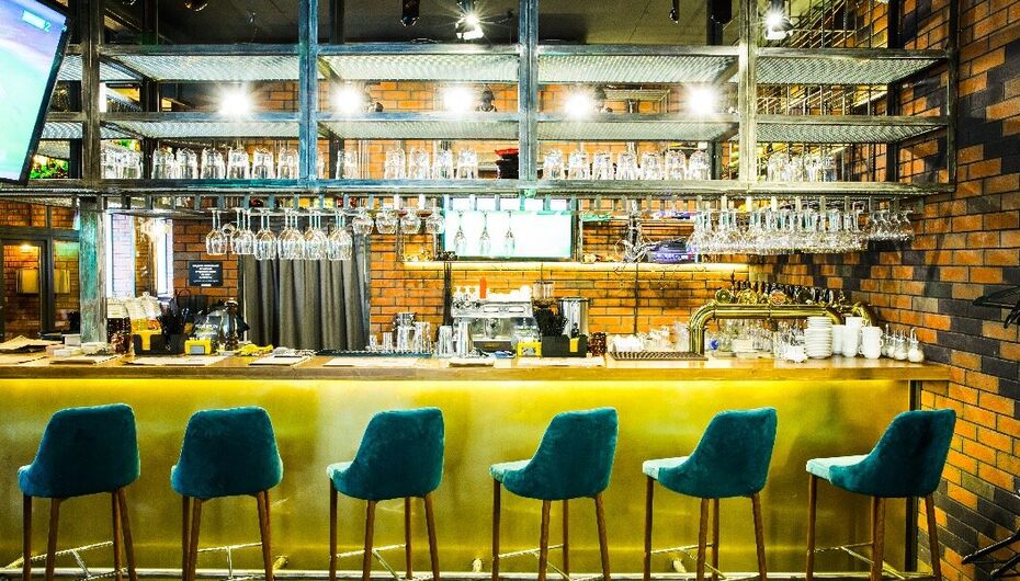 Бар Изи Паб