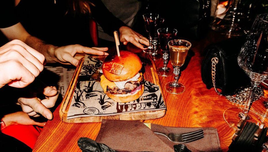 Бар-ресторан Волки & Елки