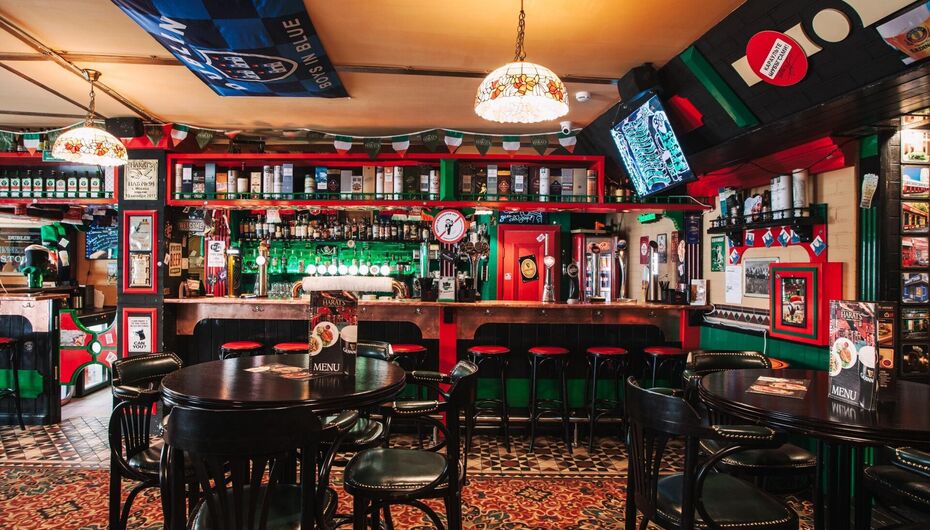Паб Harat's Irish Pub / Хэратс паб