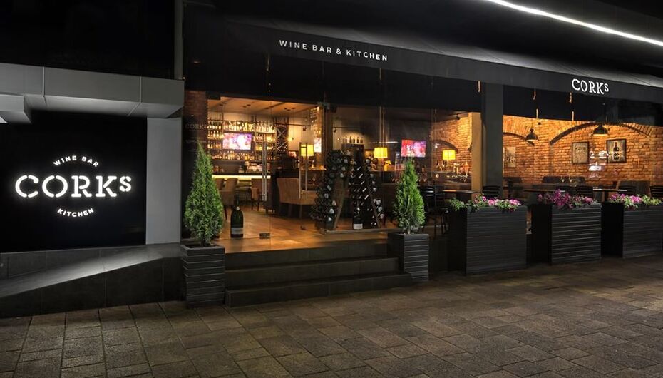 Винный бар CORKs