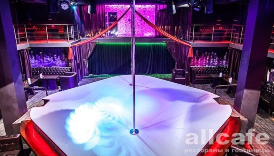 Бар Безумный питон