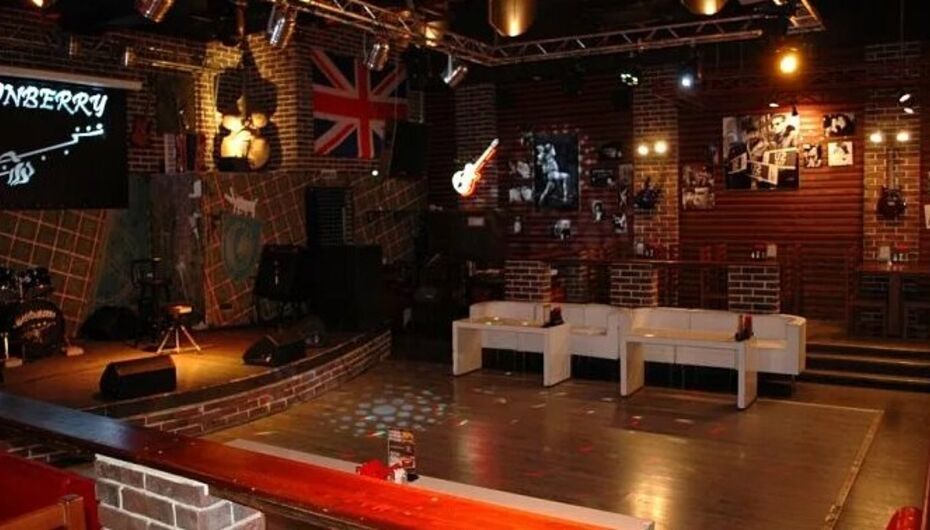 Паб Glastonberry pub