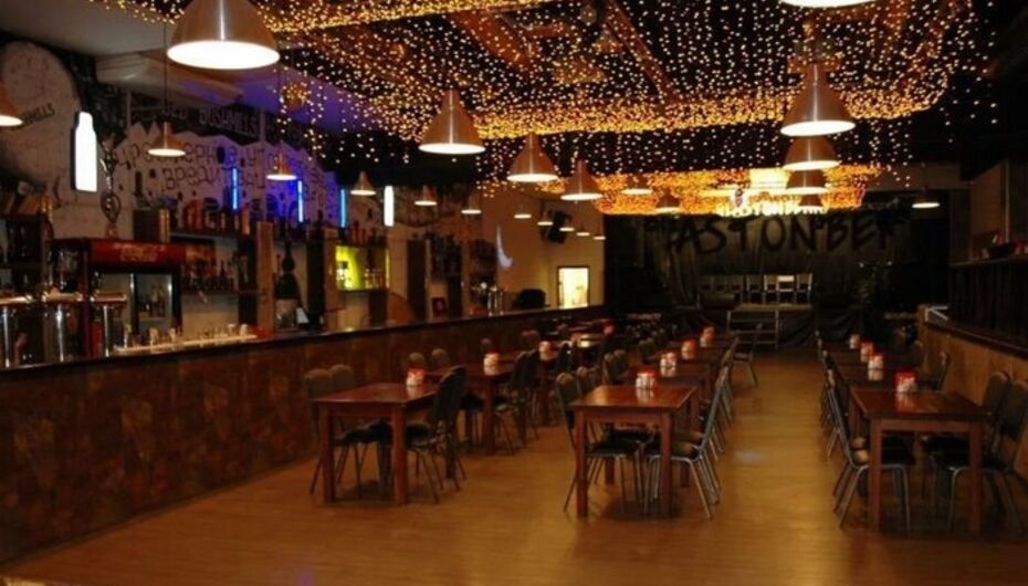 Паб Glastonberry pub