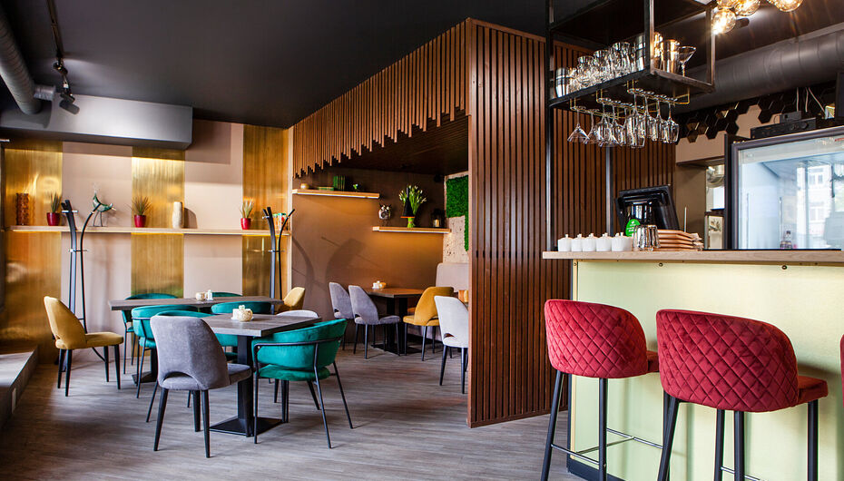 Афиша ресторана Три жирафа