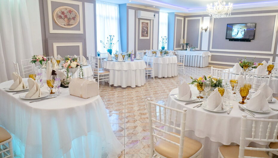Банкетный зал Адам и Ева