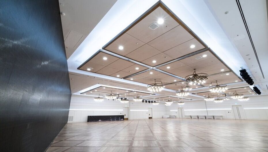 Банкетный зал Crystal BallRoom