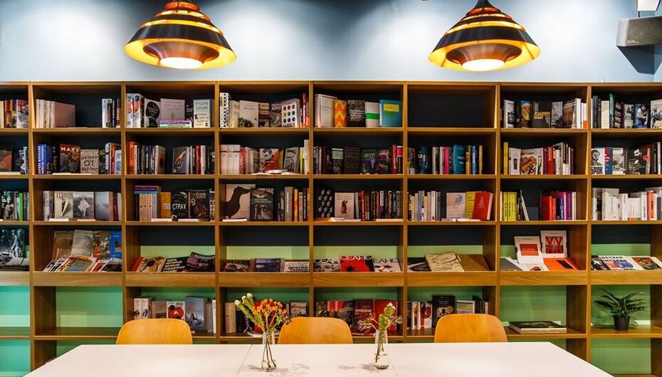 Бар Shortlist. Books and Spirits