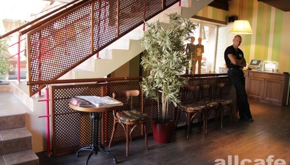 Кафе-бар 37 холостяков