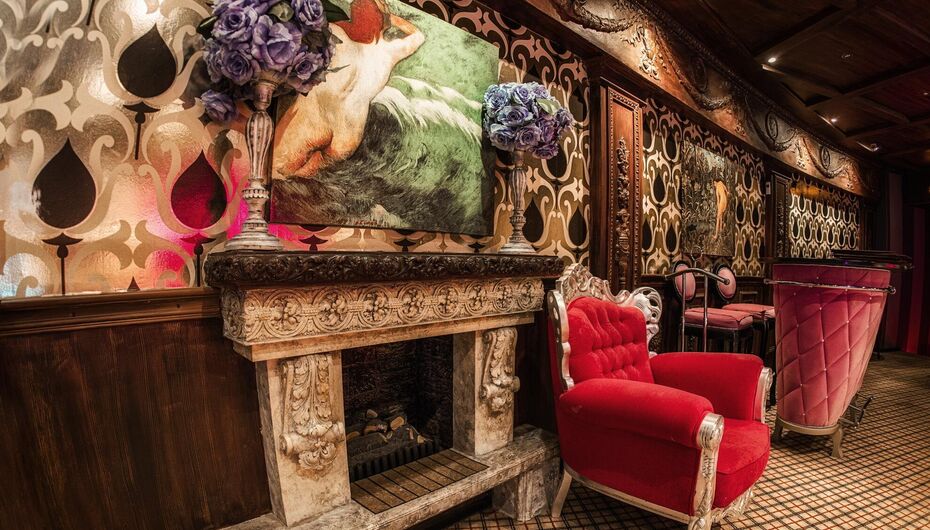 Бар Aurora Men's Club